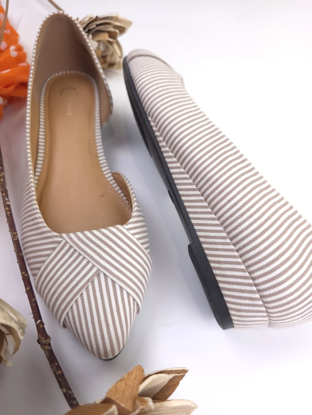 Womens White Tan Striped Flats Sz 8 - Picture 7 of 11